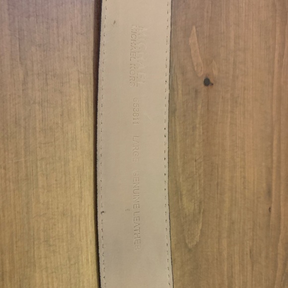 COPY - Michael Kors Belt - Picture 3 of 4